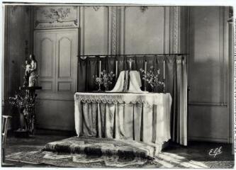 1 vue Toulouse : maison de retraites N.D. du Mirail : la chapelle Saint-Ignace. - Toulouse : éditions Pyrénées-Océan, Labouche frères, marque Elfe, [entre 1950 et 1960]. - Carte postale