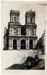 2 vues 208. Auch : façade de la cathédrale. - Toulouse : éditions Labouche frères, Pyrénées-Océan, marque Elfe, [entre 1937 et 1950]. - Carte postale
