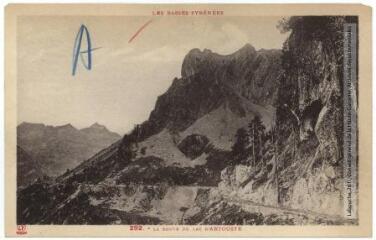 3 vues Les Basses-Pyrénées. 292. La route du lac d'Artouste. - Toulouse : phototypie Labouche frères, [entre 1905 et 1937]. - Carte postale
