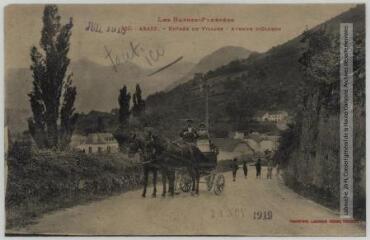 3 vues Les Basses-Pyrénées. 562. Asasp : entrée du village : avenue d'Oloron. - Toulouse : phototypie Labouche frères, [entre 1905 et 1918], tampon d'édition du 1er juillet 1918. - Carte postale