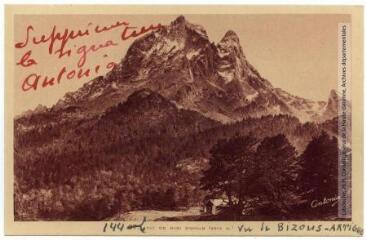 2 vues 144. Le pic du Midi d'Ossau (2885 mètres) vu de Bizous-Artigue [Artigues] / photographie Antonia. - [Toulouse : phototypie Labouche frères], [entre 1905 et 1937]. - Carte postale