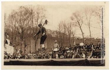 1 vue Types basques. 47. Le cherrero : danseur de la Soule : gobelet danza (danse du verre). - Toulouse : phototypie Labouche frères, [entre 1905 et 1937]. - Carte postale