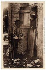 3 vues Types basques. 74. Basquaises faisant un brin de causette. - Toulouse : phototypie Labouche frères, [entre 1905 et 1937]. - 2 cartes postales
