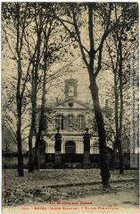 1 vue La Montagne Noire. 204. Revel (Haute-Garonne) : écoles communales. - Toulouse : phototypie Labouche frères, marque LF au verso, [entre 1911 et 1925]. - Carte postale