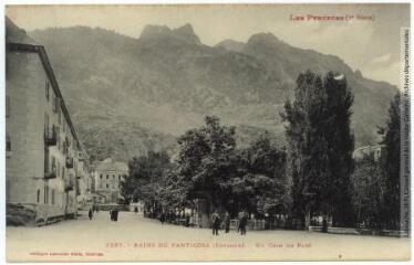 1 vue - Les Pyrénées (2e série). 1597. Bains de Panticosa (Espagne) : un coin du parc. - Toulouse : phototypie Labouche frères, [entre 1905 et 1937]. - Carte postale (ouvre la visionneuse)