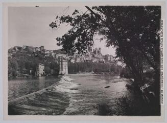 3 vues Béziers : rivière de l'Orb et cathédrale Saint-Nazaire. - Toulouse : maison Labouche frères, marque Elfe, [entre 1930 et 1950]. - Photographie