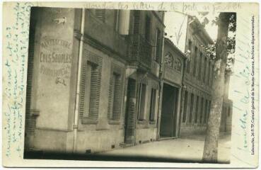 2 vues [Toulouse] : Maurial-Lionet et Cie : manufacture de cols souples et devants de chemises (36 boulevard des Récollets). - Toulouse : maison Labouche frères, [entre 1900 et 1940]. - Photographie