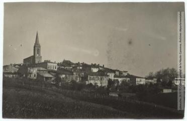 2 vues Haute-Garonne. 302. Caraman : vue générale (2). - Toulouse : maison Labouche frères, [entre 1900 et 1940]. - Photographie