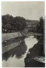4 vues 396. L'Isle-en-Dodon : vue sur la Save / photographie Henri Jansou (1874-1966). - Toulouse : maison Labouche frères, [entre 1900 et 1940]. - Photographie
