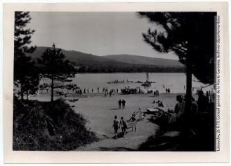 1 vue [Lac de Saint-Ferréol : la plage]. - Toulouse : maison Labouche frères, [entre 1930 et 1950]. - Photographie