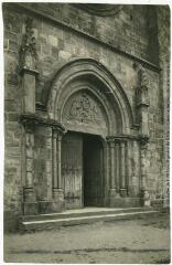 2 vues Le Gers. 396. Riscle : porte de l'église / photographie Henri Jansou (1874-1966). - Toulouse : maison Labouche frères, [entre 1900 et 1940]. - Photographie