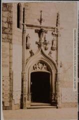 3 vues Le Lot. 101. Rocamadour : porte de la chapelle miraculeuse. - Toulouse : phototypie Labouche frères, [entre 1905 et 1925]. - Carte postale