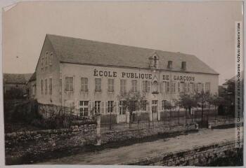 3 vues Le Lot. 106. Gramat : école des garçons. - Toulouse : phototypie Labouche frères, [entre 1905 et 1925]. - Carte postale