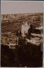 3 vues Le Lot. 221. Cabrerets : le château (XVe siècle), vallée du Célé. - Toulouse : phototypie Labouche frères, [entre 1905 et 1925]. - Carte postale