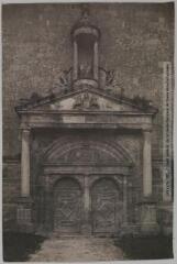 3 vues Le Lot. 486. Assier : porte de l'église / [photographie Henri Jansou (1874-1966)]. - Toulouse : phototypie Labouche frères, [entre 1905 et 1925]. - Carte postale