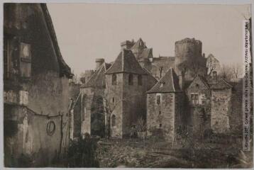3 vues Castelnau-Bretenoux (Lot) : le vieux village et château / [photographie Henri Jansou (1874-1966)]. - Toulouse : phototypie Labouche frères, [entre 1918 et 1937]. - Carte postale