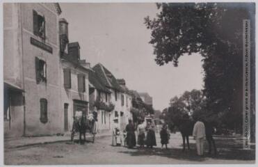 2 vues Les Basses-Pyrénées. 793. Arzacq[-Arraziguet] : la place du Marcadieu. - Toulouse : maison Labouche frères, [entre 1900 et 1940]. - Photographie