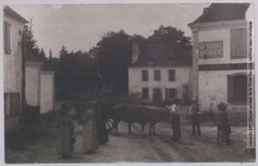 2 vues Les Basses-Pyrénées. 932. Araujuzon près Navarrenx : intérieur du village. - Toulouse : maison Labouche frères, [entre 1900 et 1940]. - Photographie