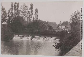 2 vues Basses-Pyrénées. 967. Angaïs près Pau : les chutes du Lagoin. - Toulouse : maison Labouche frères, [entre 1900 et 1940]. - Photographie