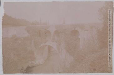 2 vues 286. Arudy : le vieux pont sur le gave. - Toulouse : maison Labouche frères, [entre 1900 et 1940]. - Photographie