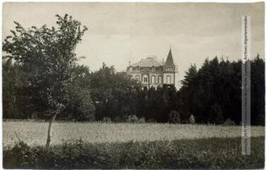 2 vues La Montagne Noire. 272. Dourgne (Tarn) : route de Sorèze : château de M. Lagorce / photographie Henri Jansou (1874-1966). - Toulouse : maison Labouche frères, [entre 1900 et 1940]. - Photographie