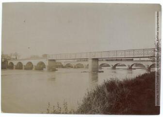 3 vues La Haute-Garonne. 191. Pinsaguel : les ponts sur la Garonne. - Toulouse : phototypie Labouche frères, marque LF au verso, [1918]. - Carte postale