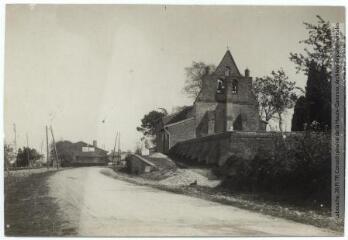 4 vues La Haute-Garonne. 1175. Route de Lanta : église de Drémil. - Toulouse : phototypie Labouche frères, marque LF au verso, [1917], tampon d'édition du 3 décembre 1917. - Carte postale