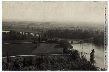 3 vues La Haute-Garonne. 1189. Venerque : vue sur l'Ariège et le pont. - Toulouse : phototypie Labouche frères, marque LF, [1936]. - Carte postale