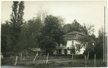 3 vues Le Gers. 45. Barbotan-les-Thermes : maison Berdale. - Toulouse : phototypie Labouche frères, [entre 1918 et 1937]. - Carte postale