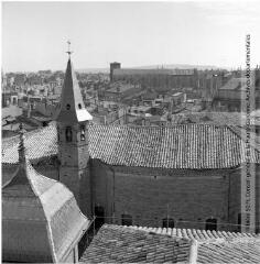 1 vue Toulouse : vue générale depuis la terrasse des Nouvelles-Galeries : du côté de l'église Saint-Jérôme et des Augustins / Jean Ribière photogr. - 1962. - Photographie