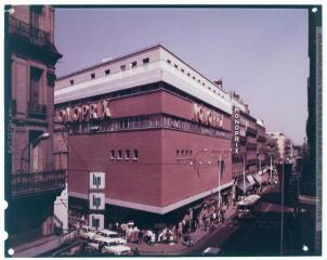 1 vue E 049. [Toulouse : rue Alsace-Lorraine : le magasin Monoprix]. - Toulouse : maison Labouche frères, [après 1950]. - Photographie