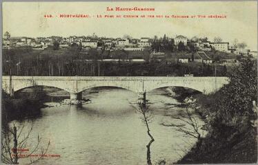1 vue La Haute-Garonne. 445. Montréjeau : le pont du chemin de fer sur la Garonne et vue générale / Jansou. - Toulouse : Labouche frères, marque LF au verso, [entre 1905 et 1906]. - Carte postale